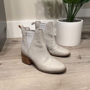 Toms Women's Light Gray Ankle Boots